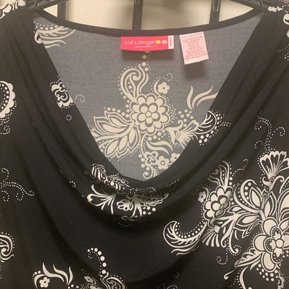 Liz Lange brand Maternity Top- black & white floral, draped scoop neckline Sz L - Picture 7 of 11